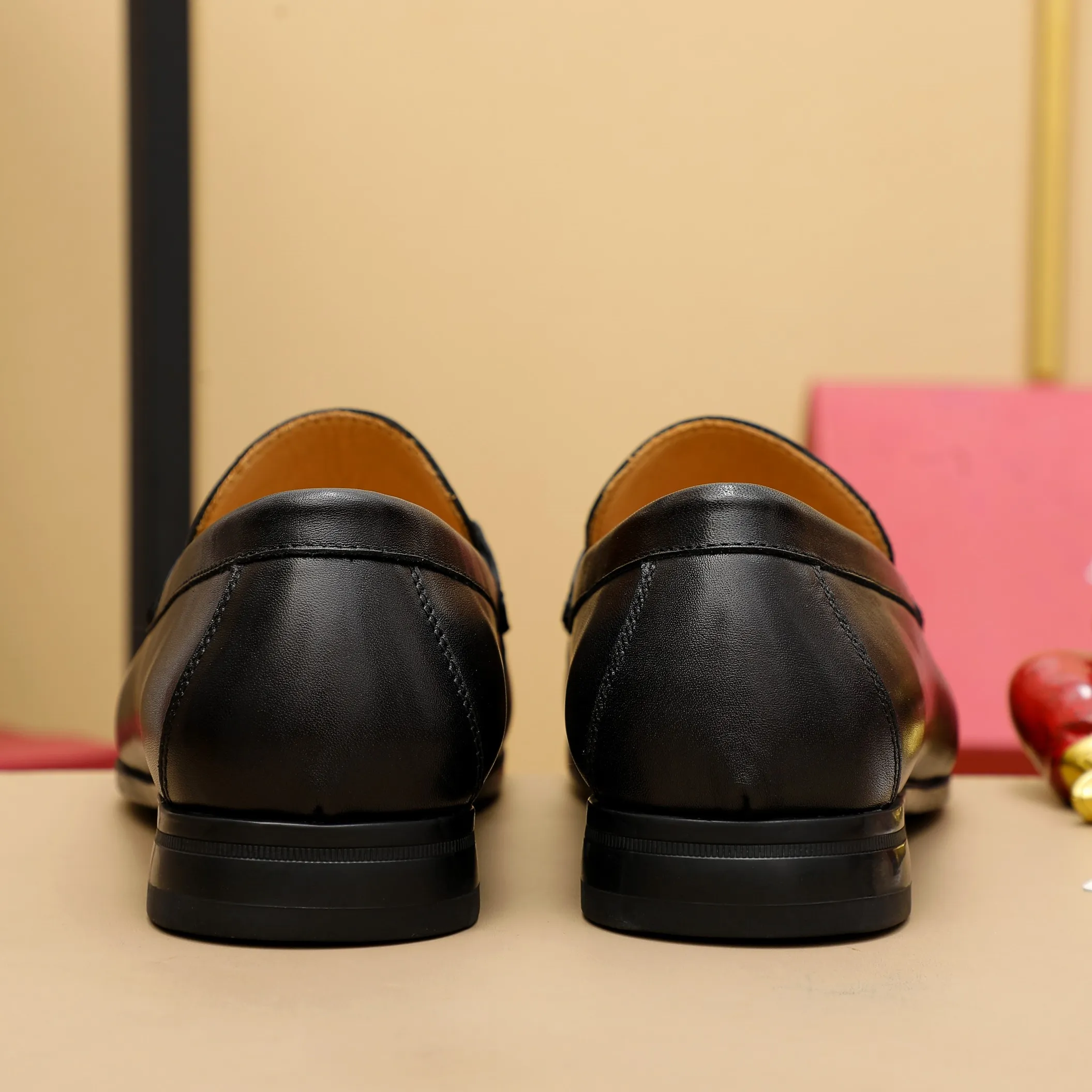 Men's clothing and shoes 💰460 🔥Ferragamo's new men's casual slip-on shoes🇨🇳Official website original 1:1 mold opening, original quality💯Fine workmanship, high-end luxury☘The upper is made of imported Italian first-layer cowhide🌴Luxury🐂leather lining🍓Rubber wear-resistant and non-slip outsole, breathable and comfortable to wear🍍The first choice for high-end men, black, size 38-45
